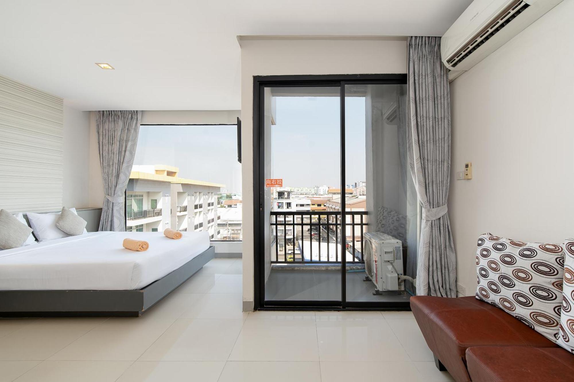 Leenova Hotell