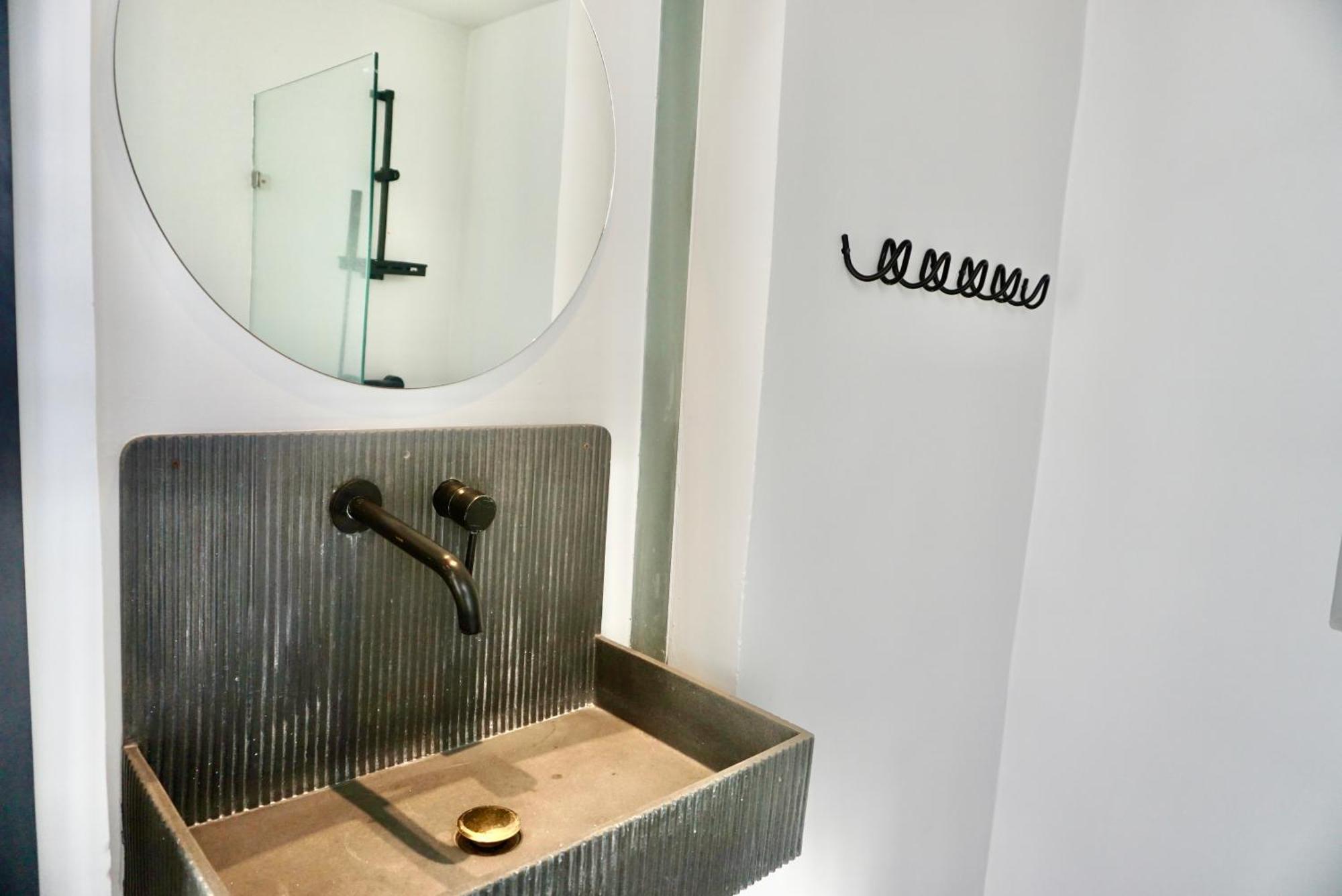 Hip And Funky Silom Soi 3, With Rooftop View Appartement