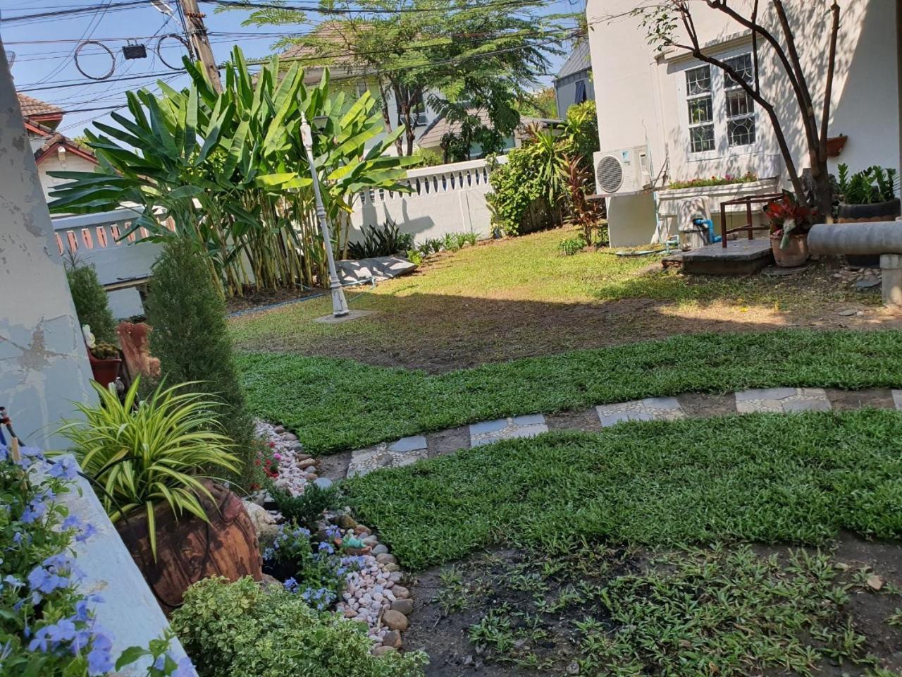 3 Bedroom Cozy Skytrain View Bkk Campo de férias *