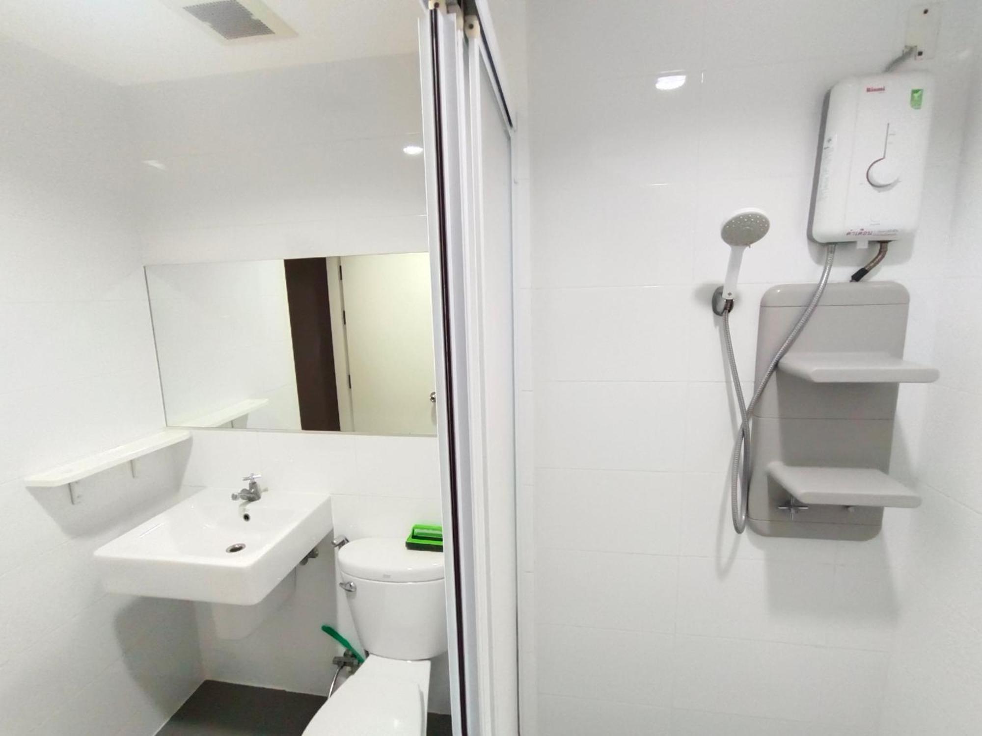 Sukhumvit 48 Bts Phra Khanong 1 Bedroom Apartment, Gym, Swimming Pool * Bangkok