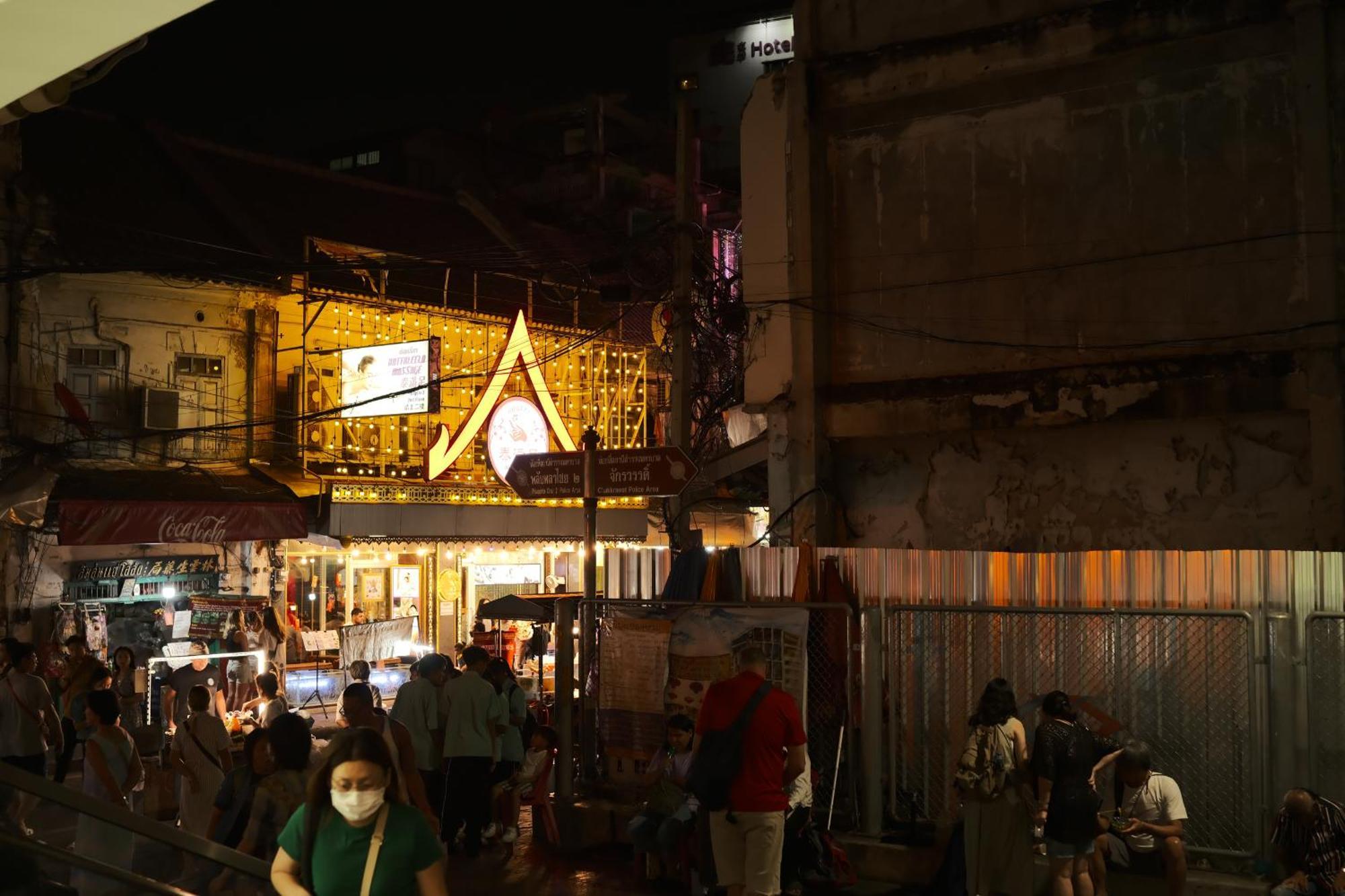 Hidden Gems In China Town, 2br Apartemen