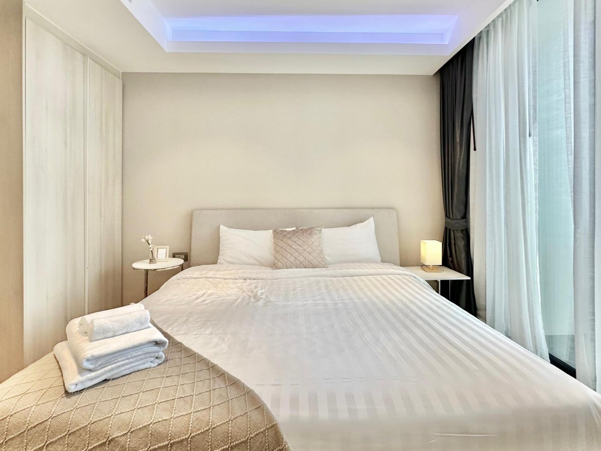 Sukhumvit 11#luxury#pool#gym#bts Nana&mrt Sukhumvit#1br#max4ppl Apartemen Bangkok