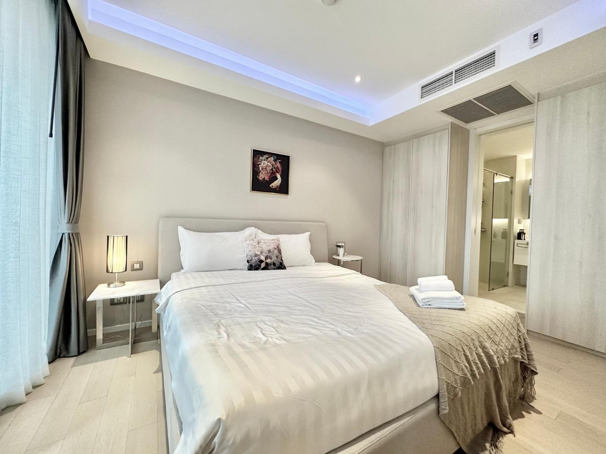 Sukhumvit 11#luxury#pool#gym#bts Nana&mrt Sukhumvit#1br#max4ppl Apartemen Bangkok