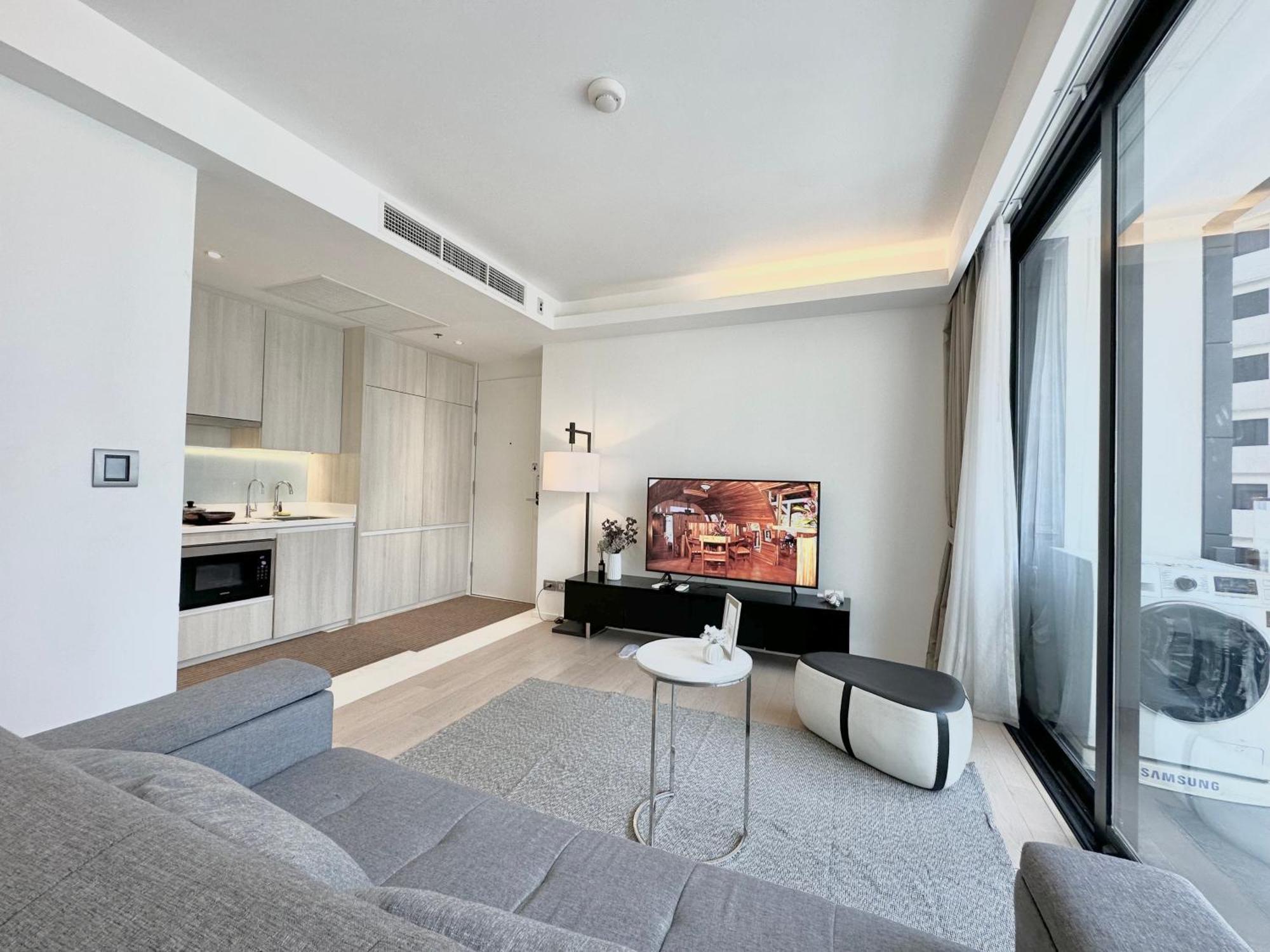 Apartemen Sukhumvit 11#luxury#pool#gym#bts Nana&mrt Sukhumvit#1br#max4ppl Bangkok