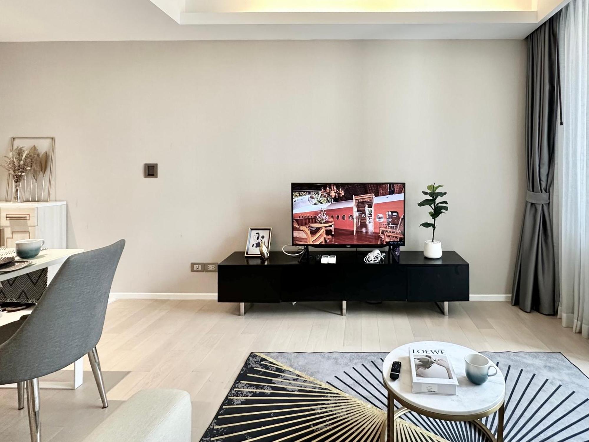 Sukhumvit 11#luxury#pool#gym#bts Nana&mrt Sukhumvit#1br#max4ppl Apartemen Bangkok