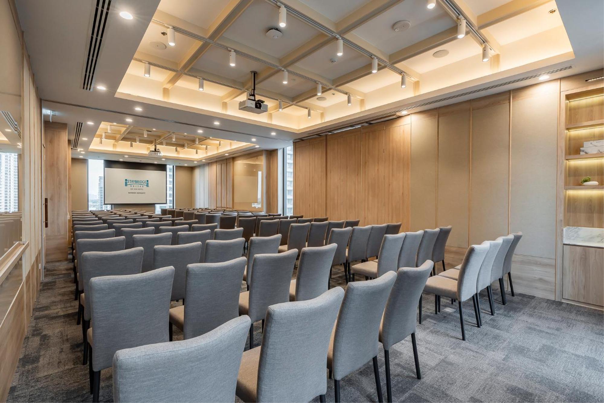 Hotel Staybridge Sukhumvit By Ihg 4*