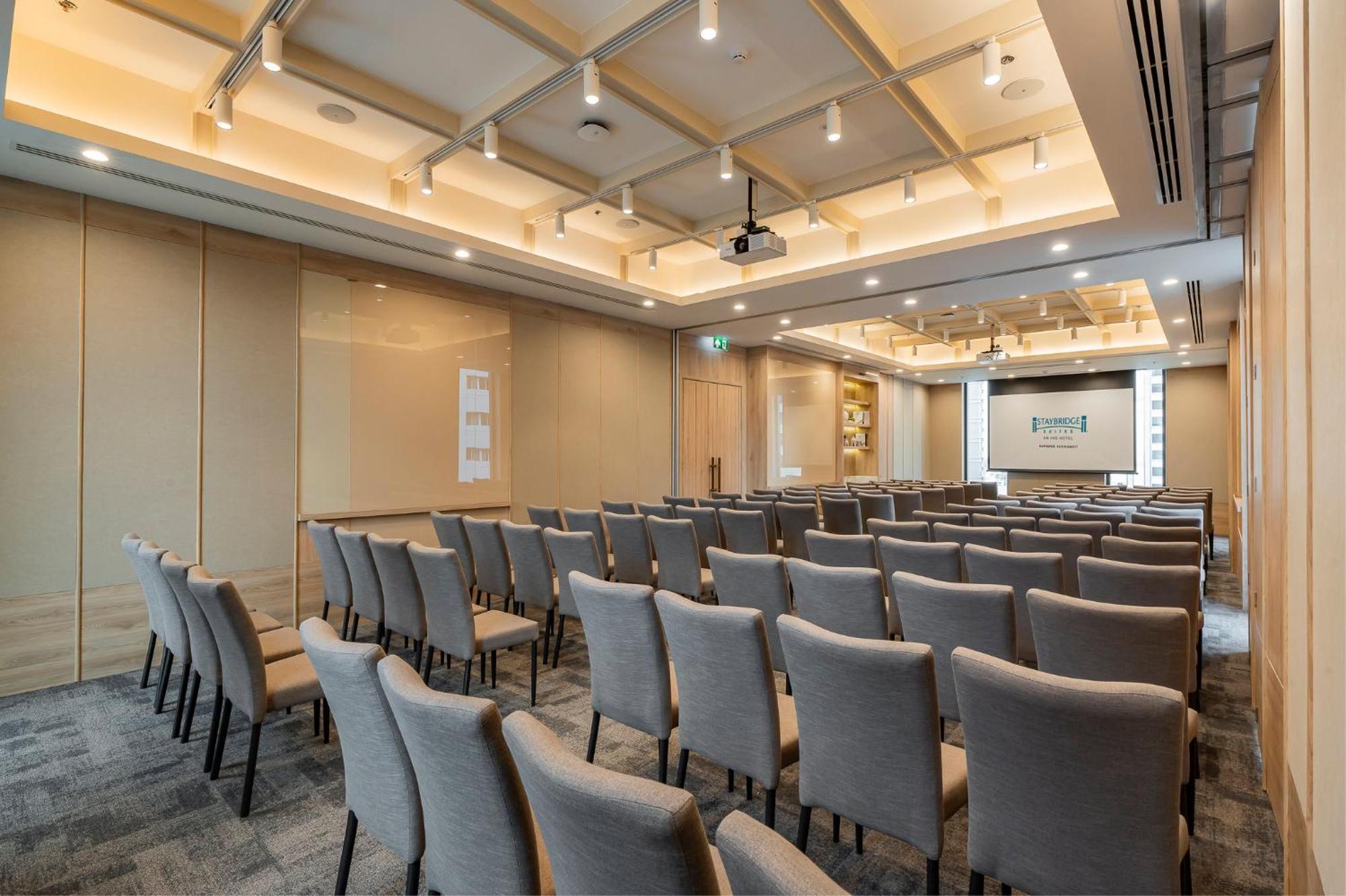 Staybridge Sukhumvit By Ihg Hotel Bangkok