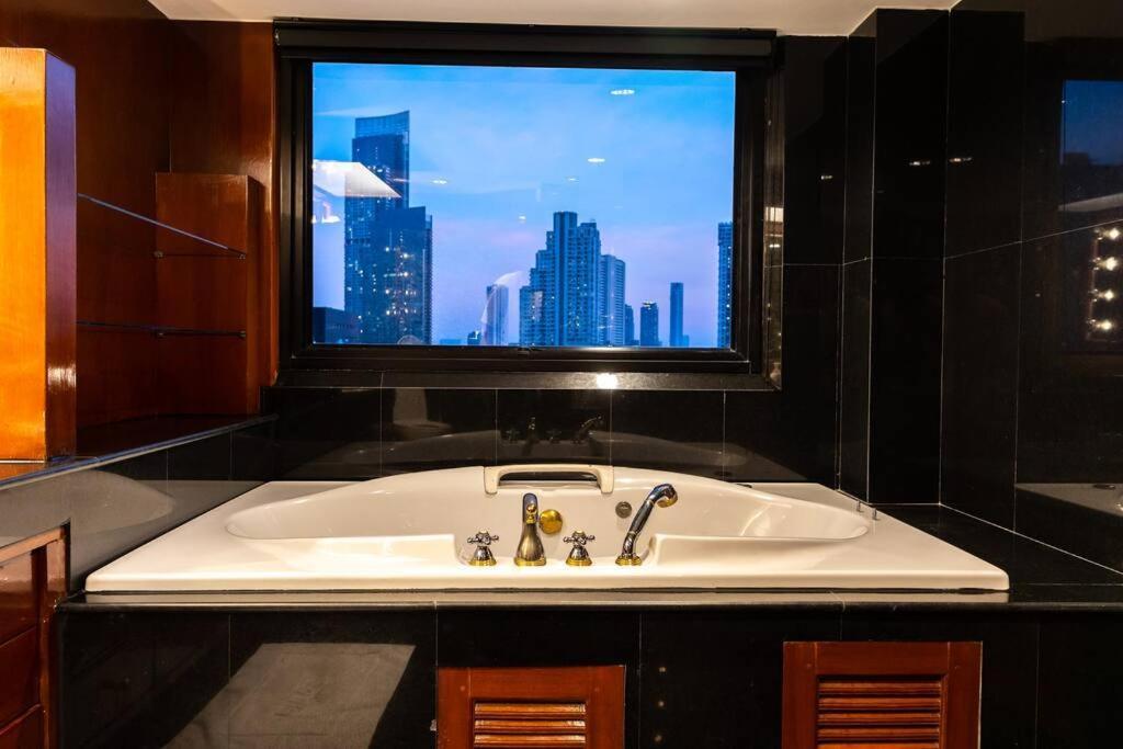 Rooftop Paradise & Koi Pond-6br Hideaway@icon Siam * Bangkok