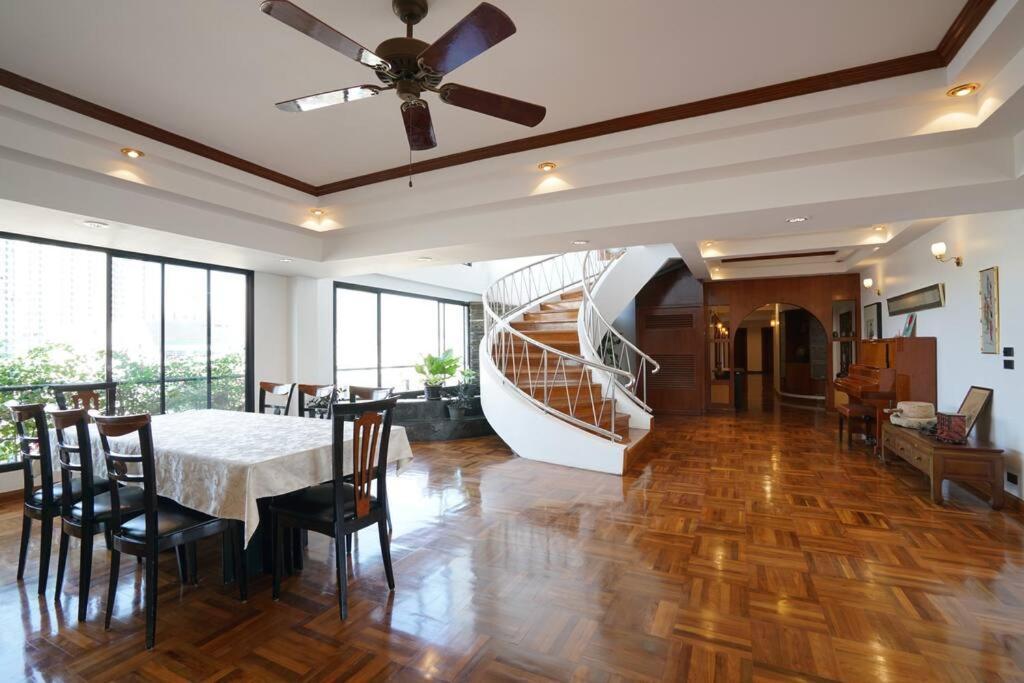Rooftop Paradise & Koi Pond-6br Hideaway@icon Siam Holiday home Bangkok