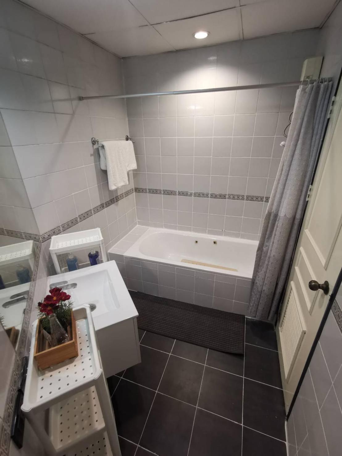 Apartment Cozy 1br Walk To Bts And Airport Rail Link Close To Malls G7 Bangkok
