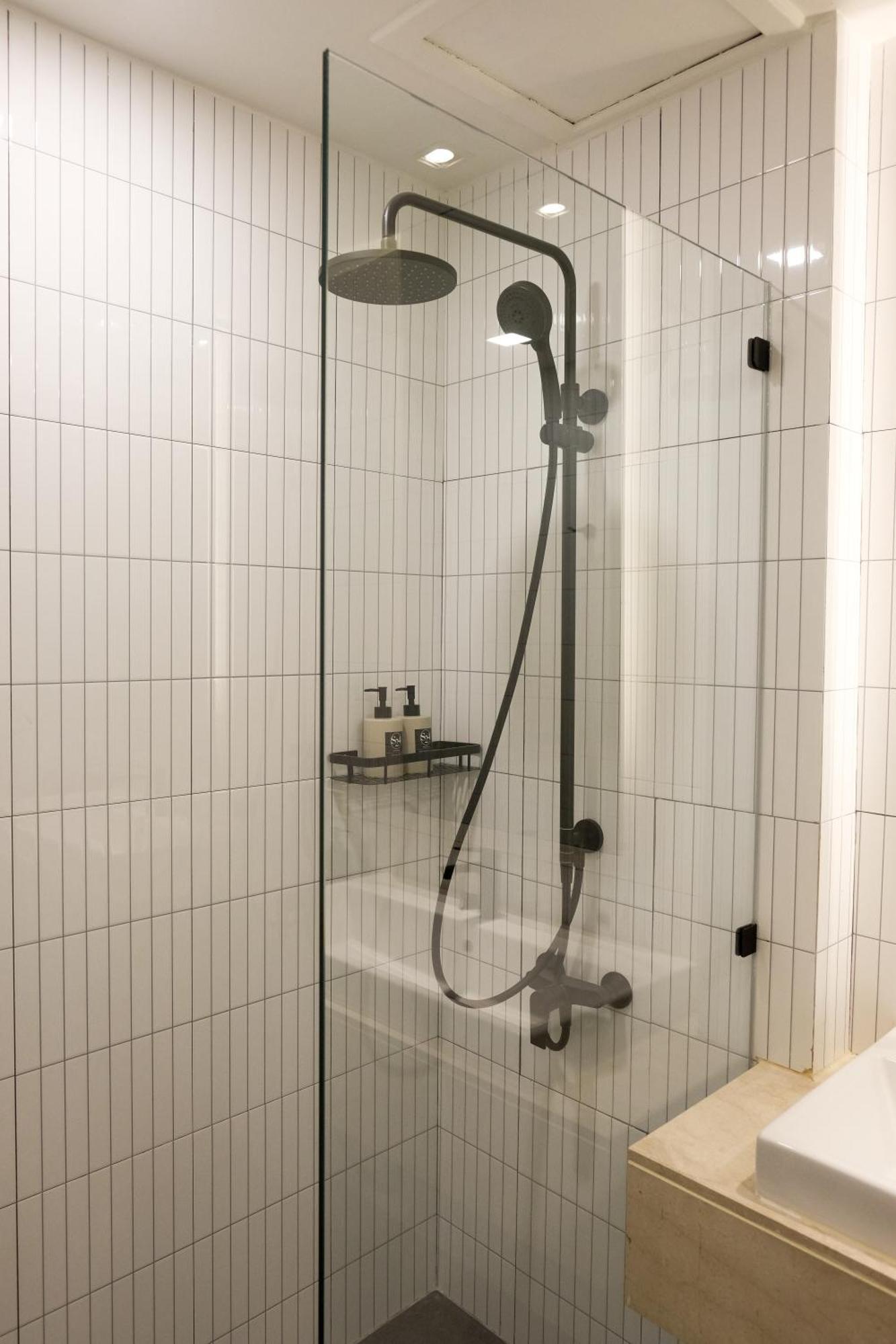 Upscale 3-bedroom 3-bathroom 1 Min To Bts Prompong Apartamento