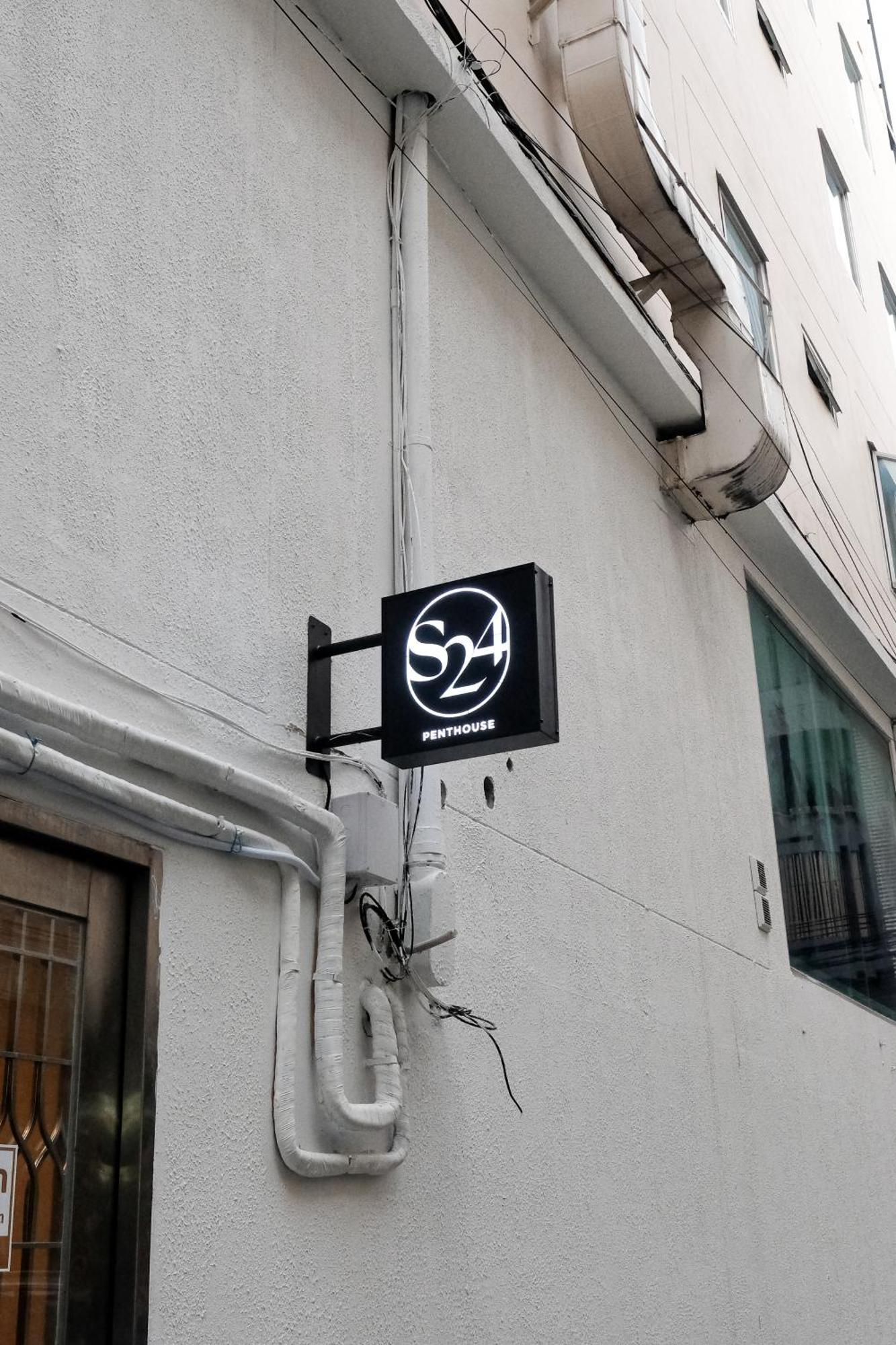 Upscale 3-bedroom 3-bathroom 1 Min To Bts Prompong Apartamento