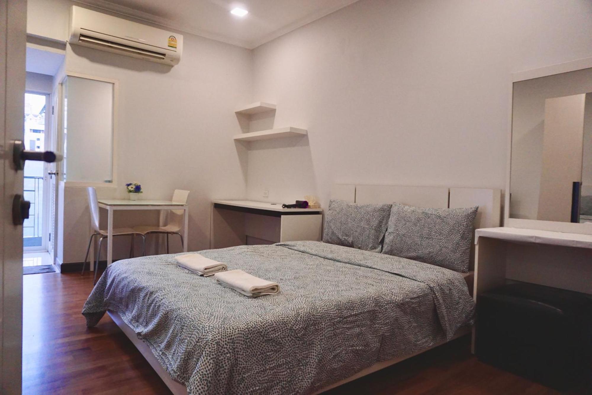 Sathon 15 Close To Bts Skytrain St Louis & Surasak Leilighet Bangkok