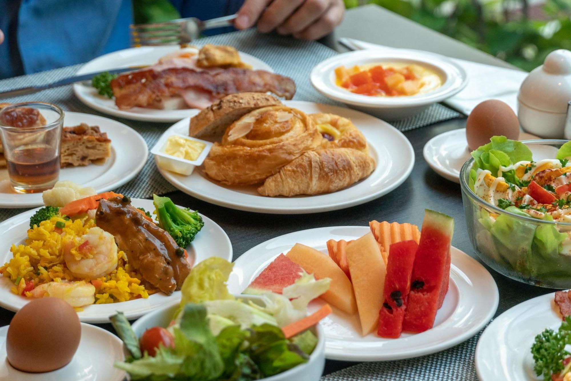 Novotel Living Sukhumvit Legacy Hotel 4*