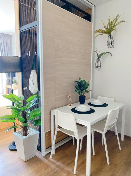 Cozy In Only Monthly Rent ! Apartment