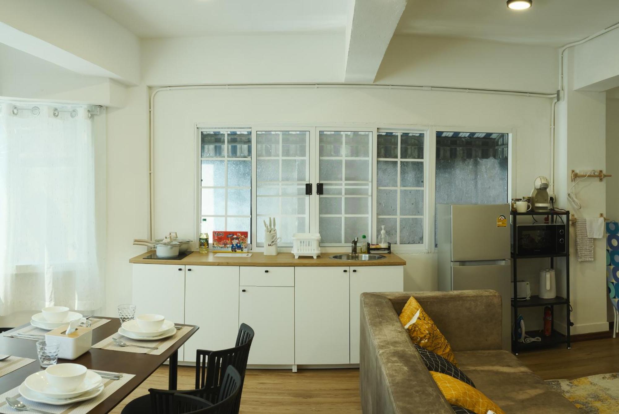 Hidden Gems In China Town, 2br