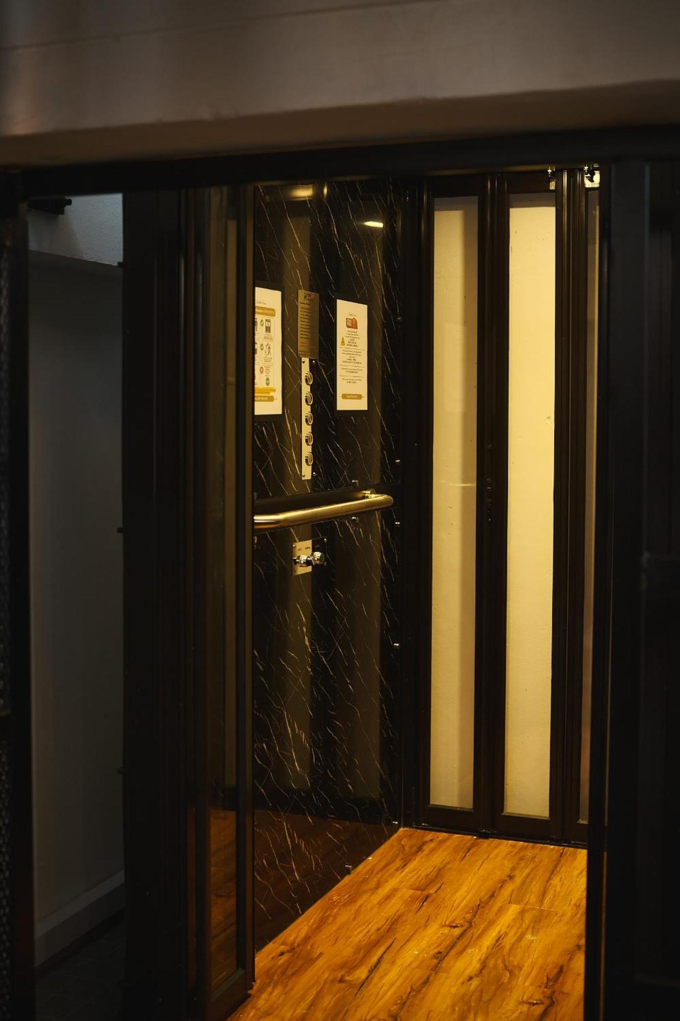 Apartamento Private Full-floor Spacious 5br In China Town Banguecoque