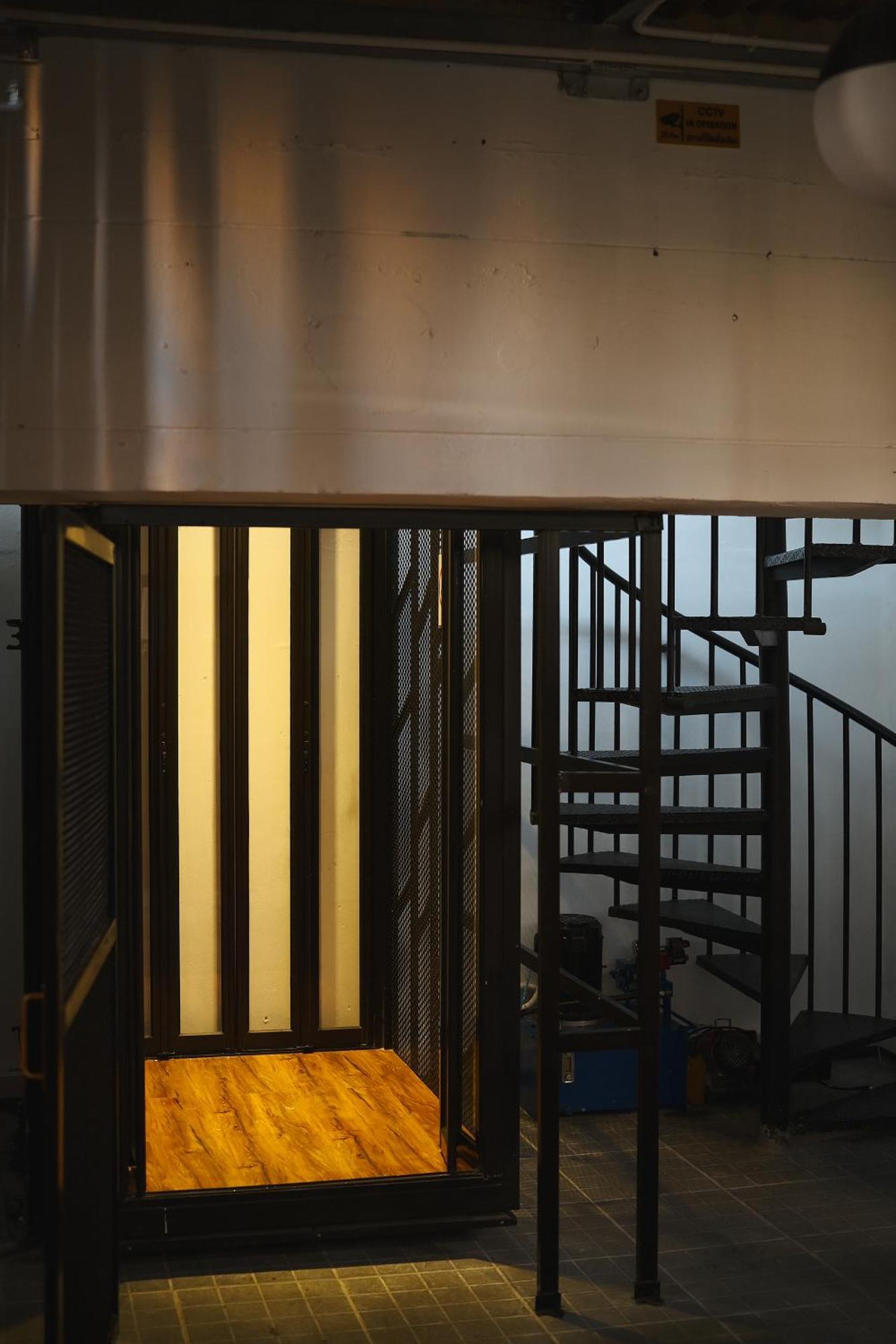 Private Full-floor Spacious 5br In China Town Bangkok