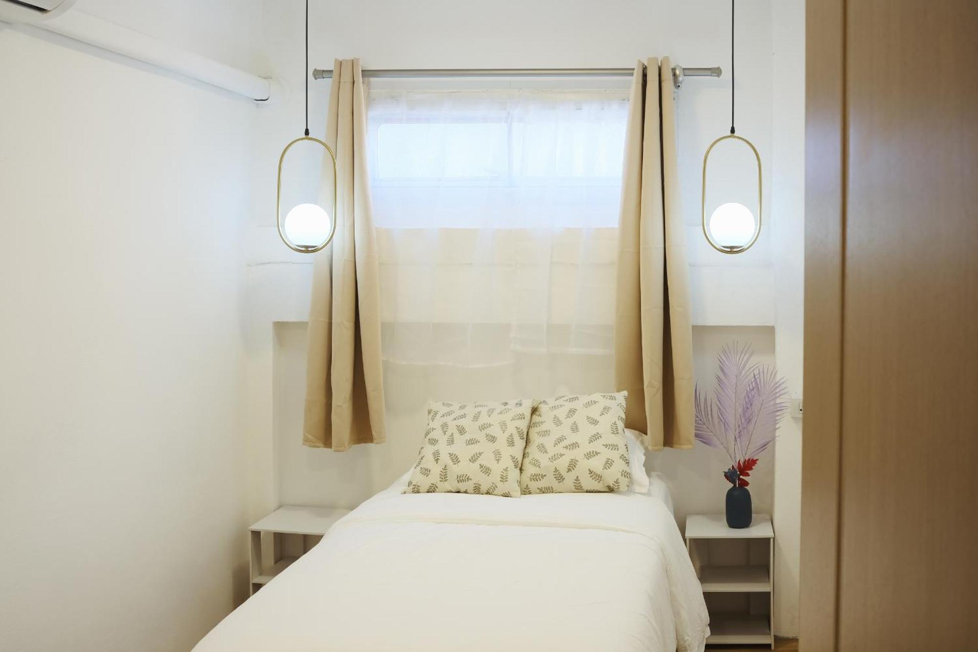 Private Full-floor Spacious 5br In China Town