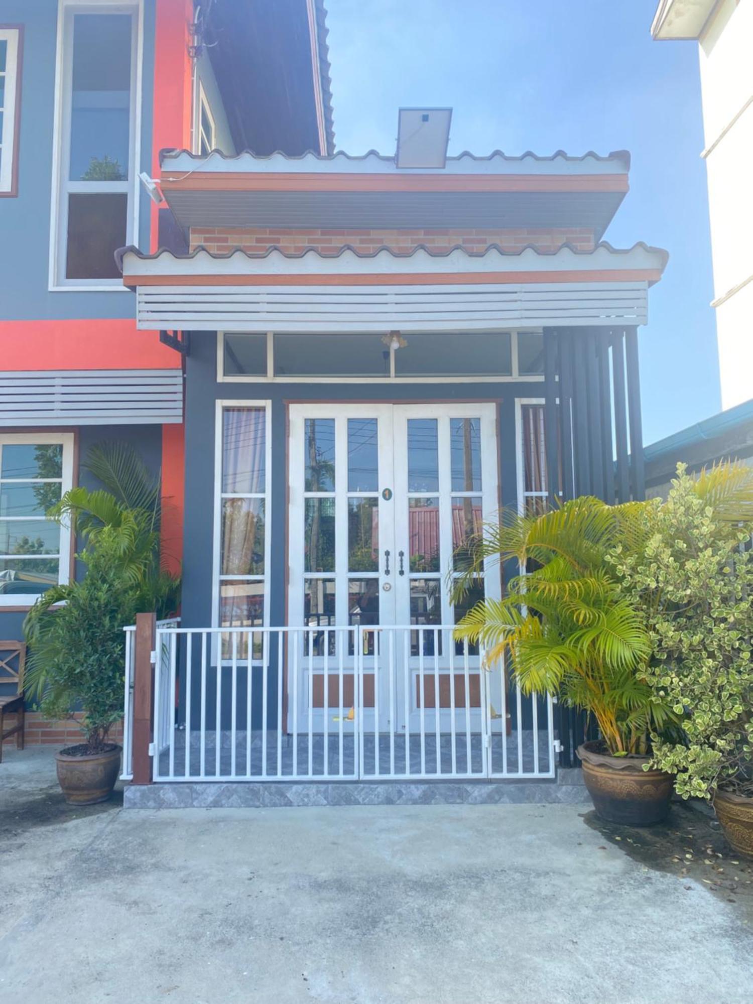 Kp. เพลส หลวงแพ่ง Apartemen Bangkok