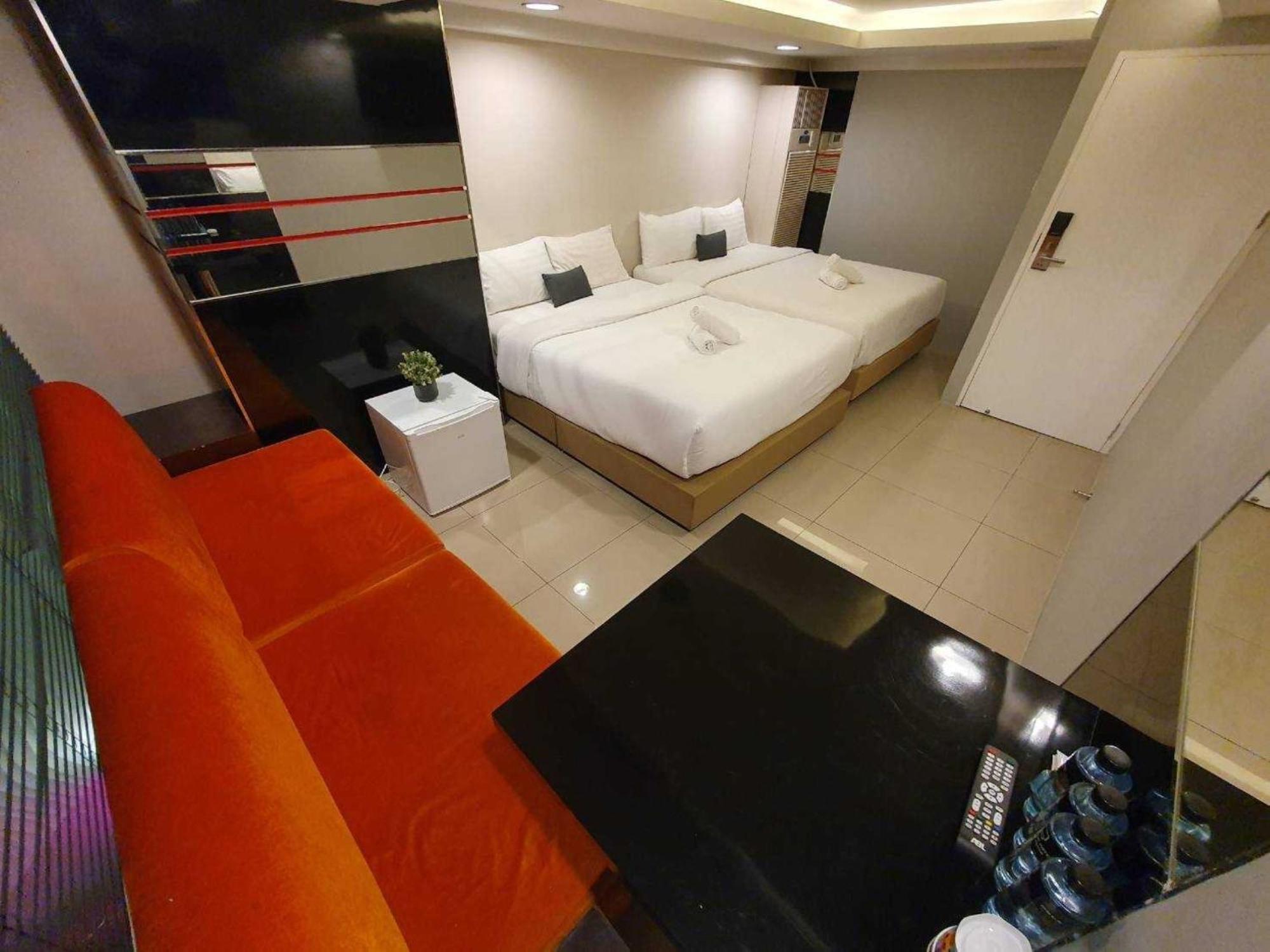 De Lux Hotel Bangkok