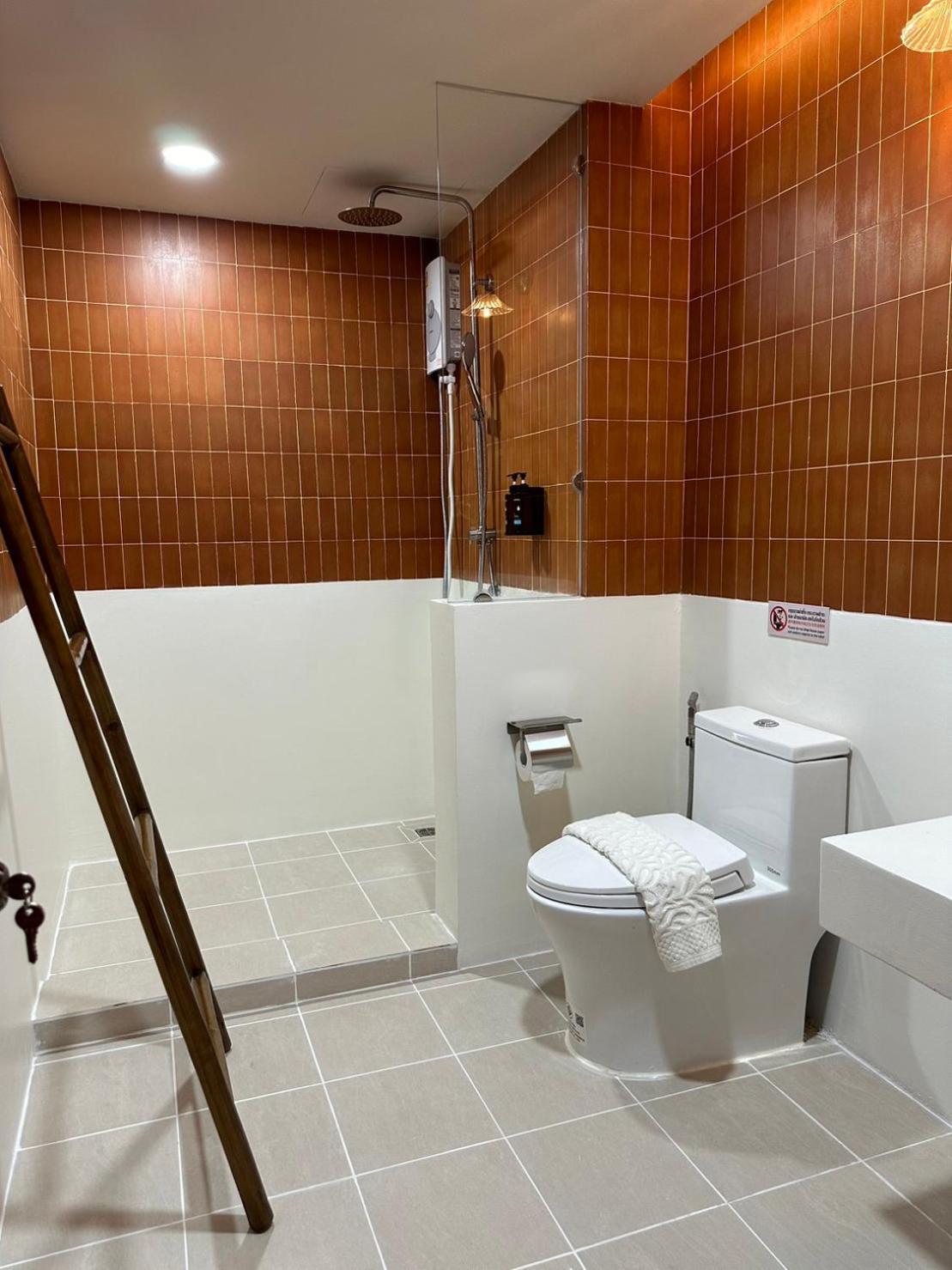 Nhà nghỉ Bunya House Near Bts Asok, Terminal21 Private&cozy Bangkok