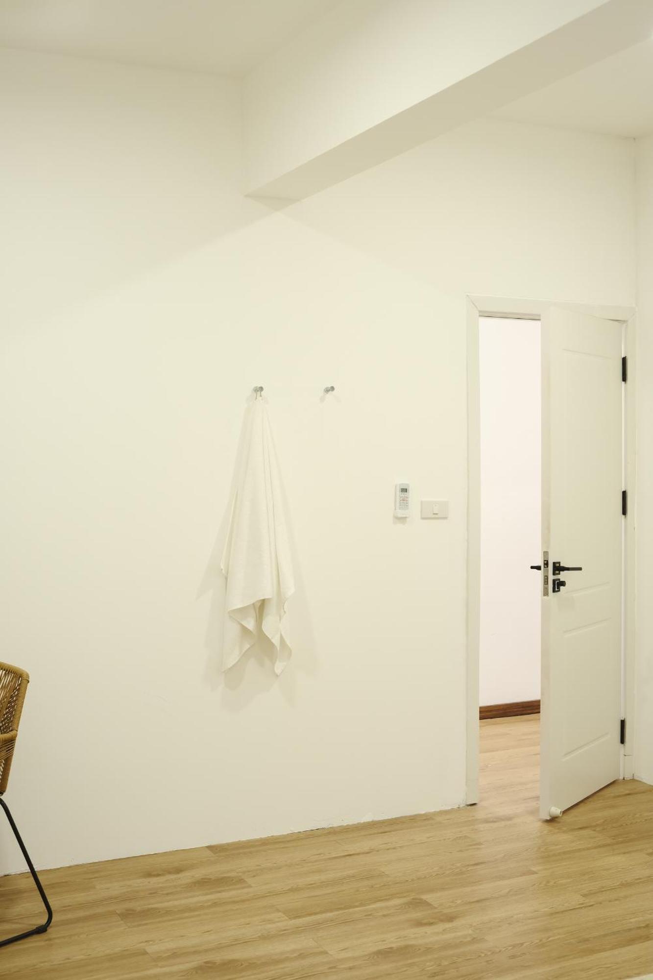 3br In China Town, Rare To Find 2 Mins From Mrt Train Apartment