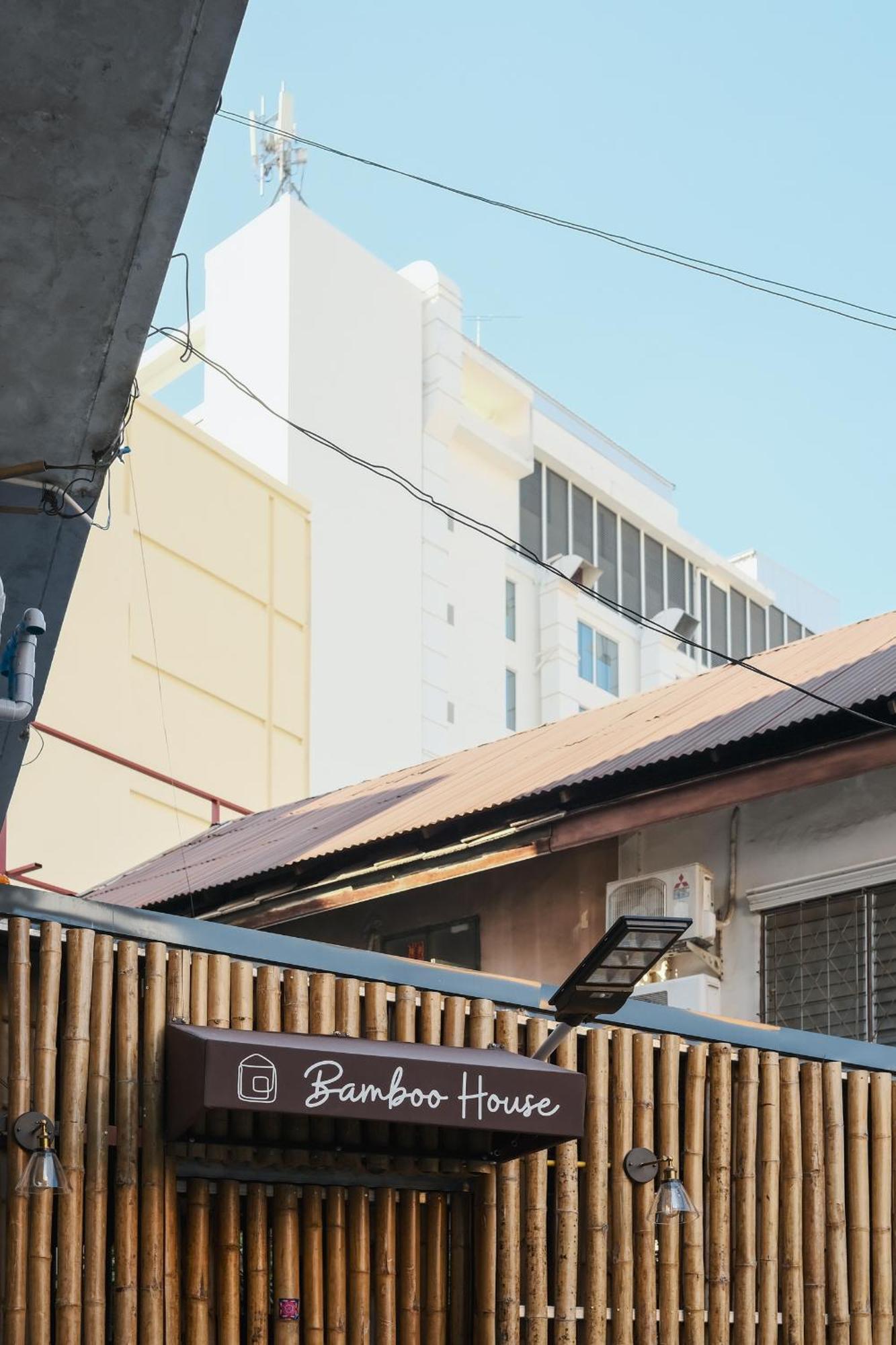 3br In China Town, Rare To Find 2 Mins From Mrt Train Apartment *