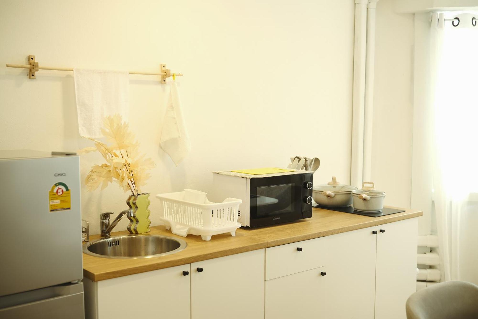 3br In China Town, Rare To Find 2 Mins From Mrt Train Apartment