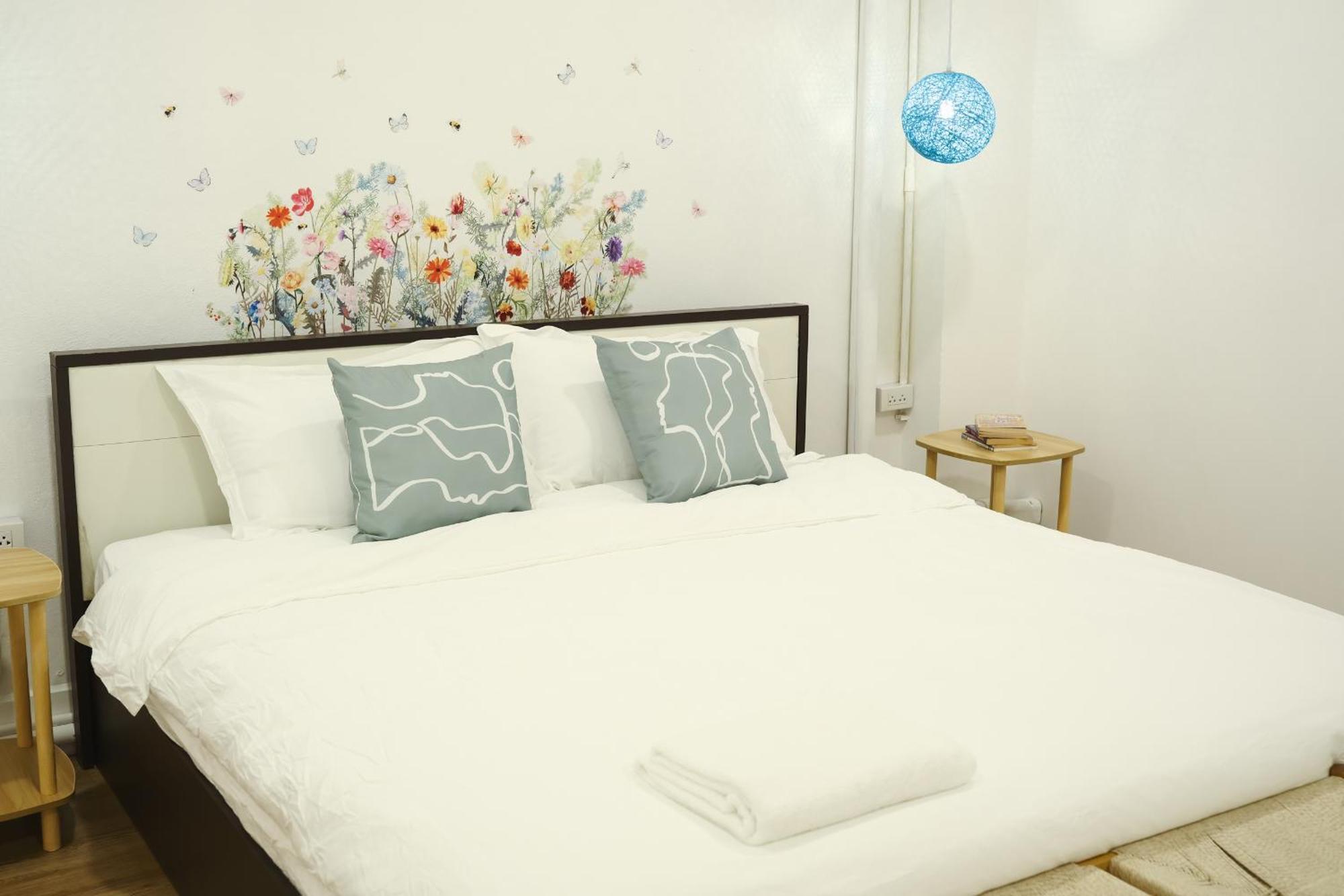 3br In China Town, Rare To Find 2 Mins From Mrt Train Apartment Bangkok