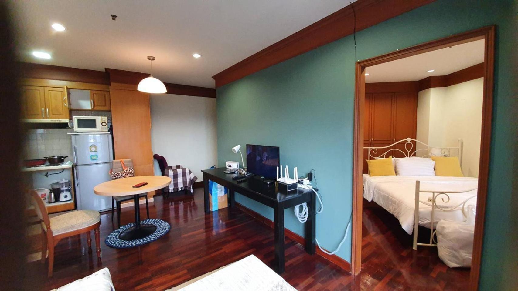 Cozy 1br Walk To Bts And Airport Rail Link Close To Malls G7 Apartment