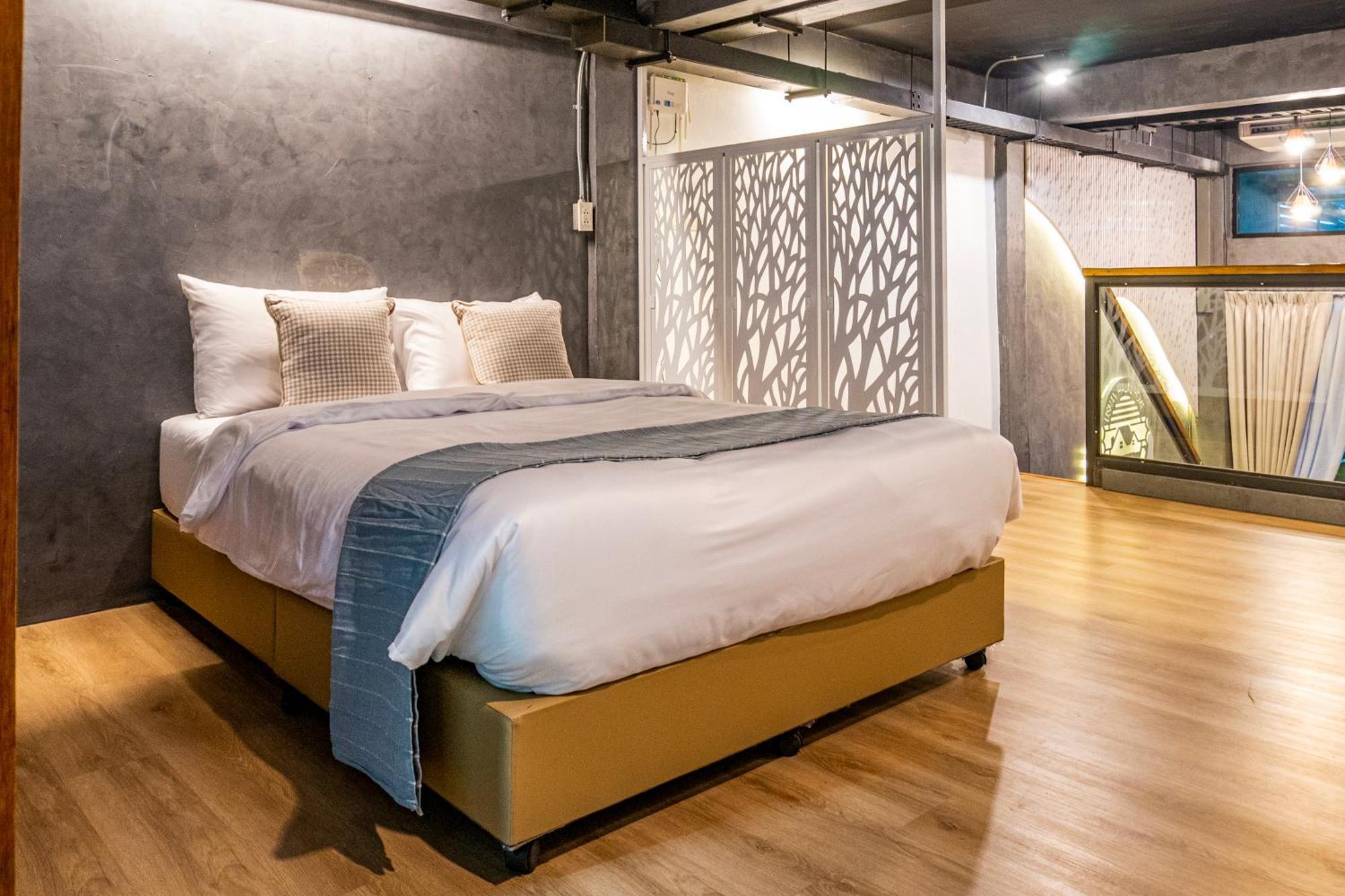 Vandrerhjem Usman Halal Bangkok