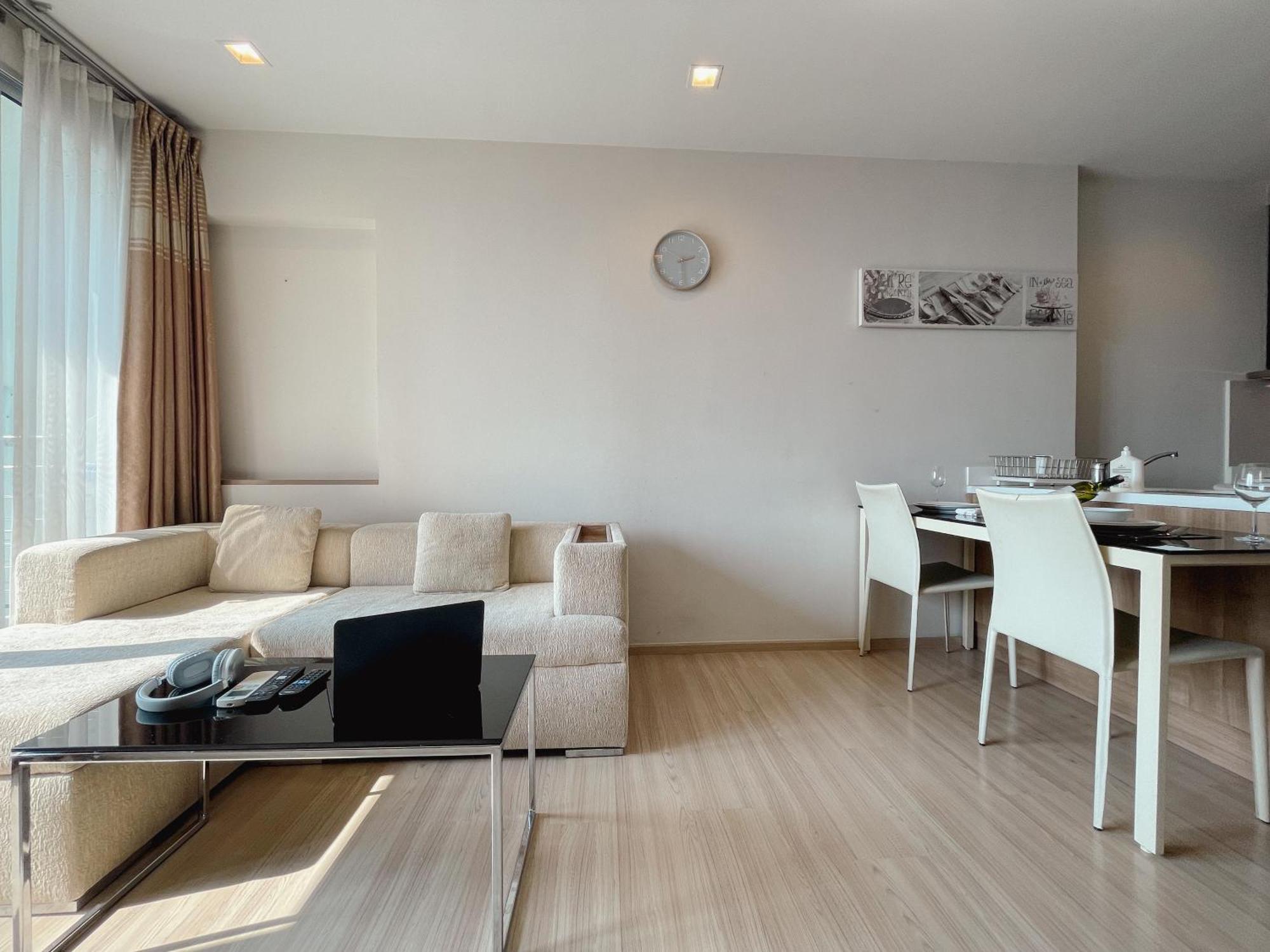 Luxurious River View With Train Access Appartamento Bangkok