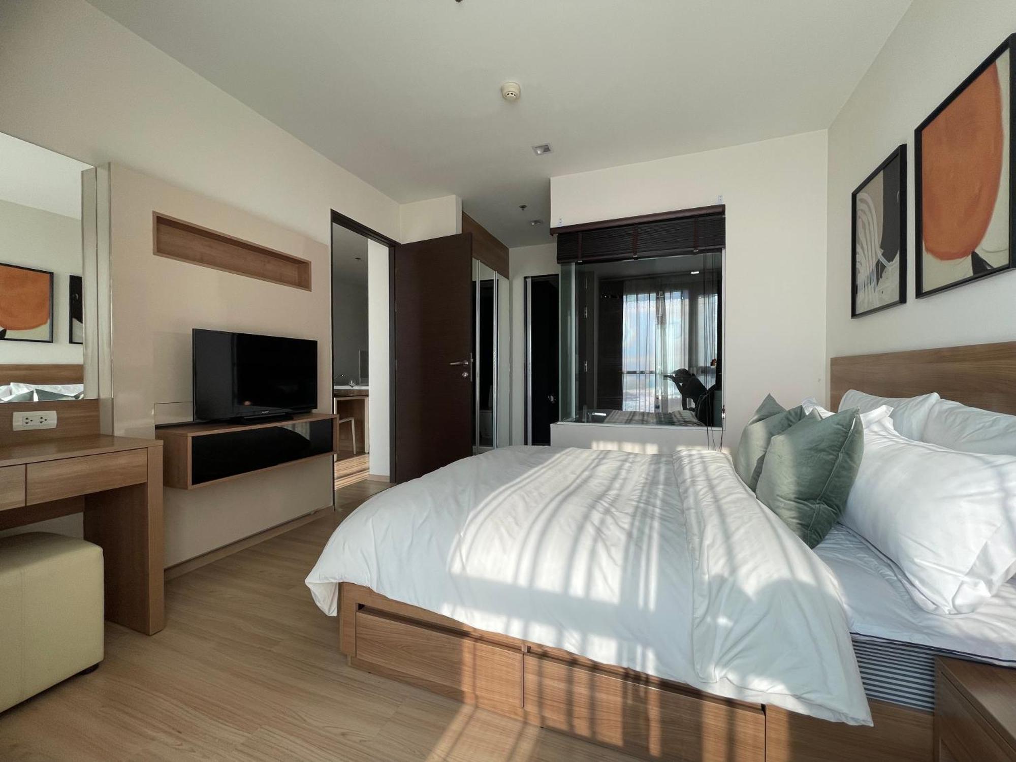 Appartamento Luxurious River View With Train Access