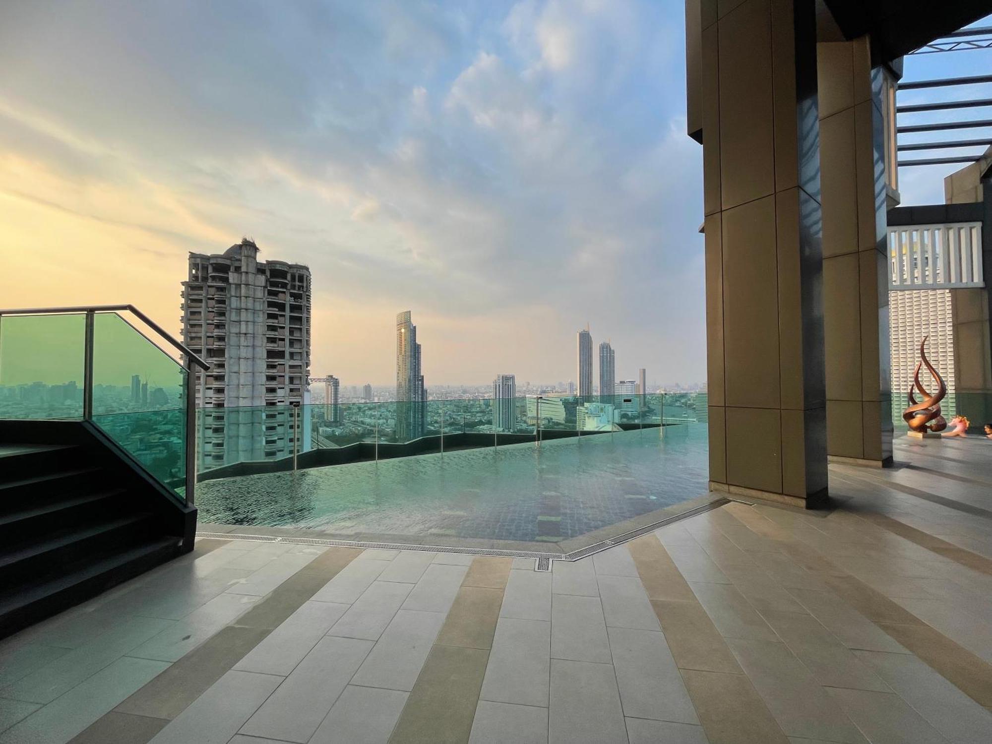 Luxurious River View With Train Access Appartamento *