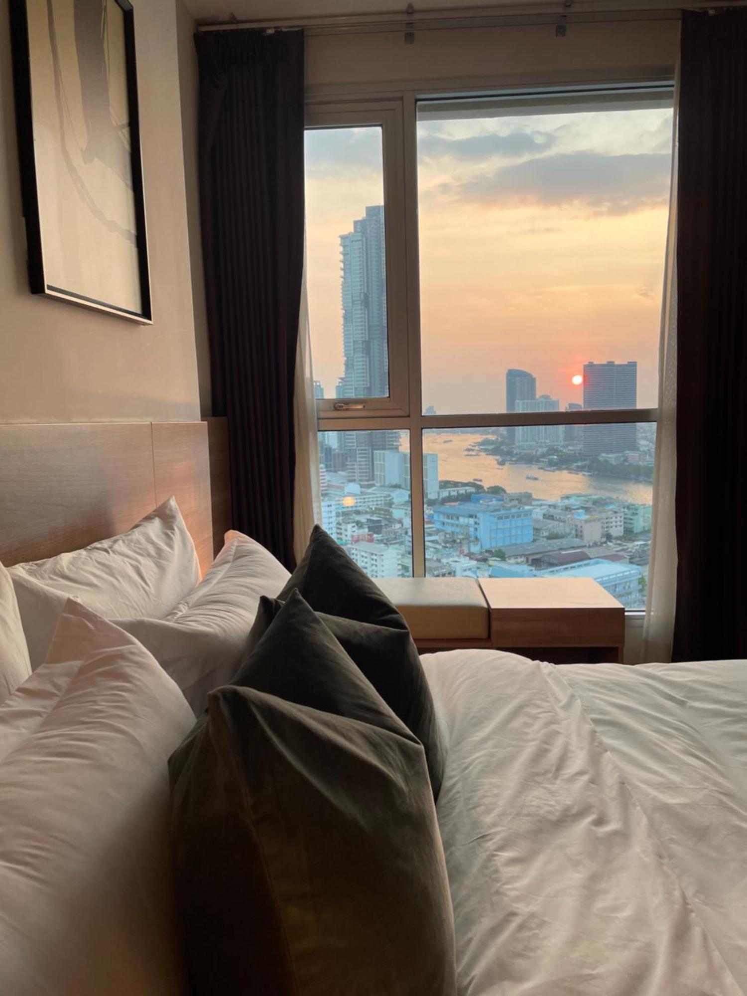 Luxurious River View With Train Access Appartamento Bangkok