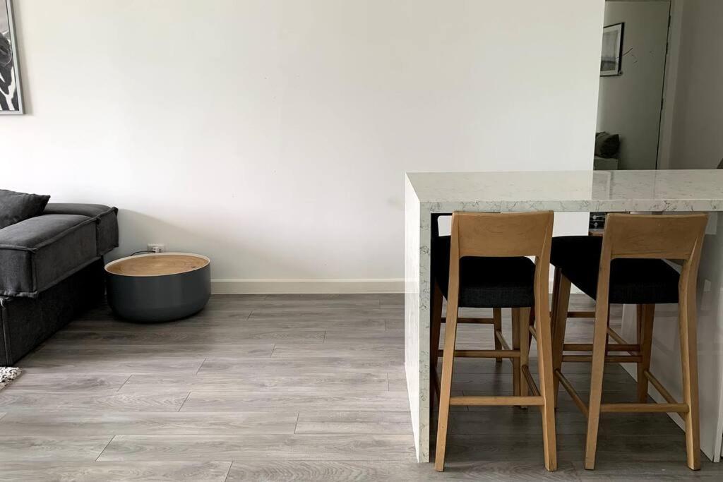 Cozy & Spacious 2br High Floor/amazing View *
