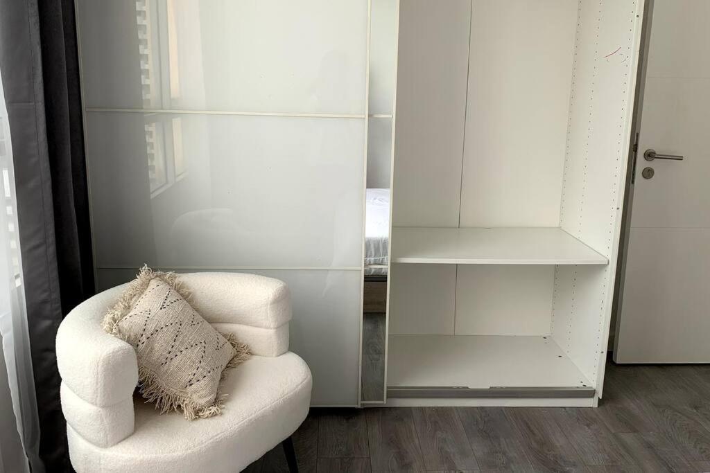 Cozy & Spacious 2br High Floor/amazing View