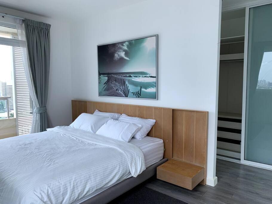 Cozy & Spacious 2br High Floor/amazing View *