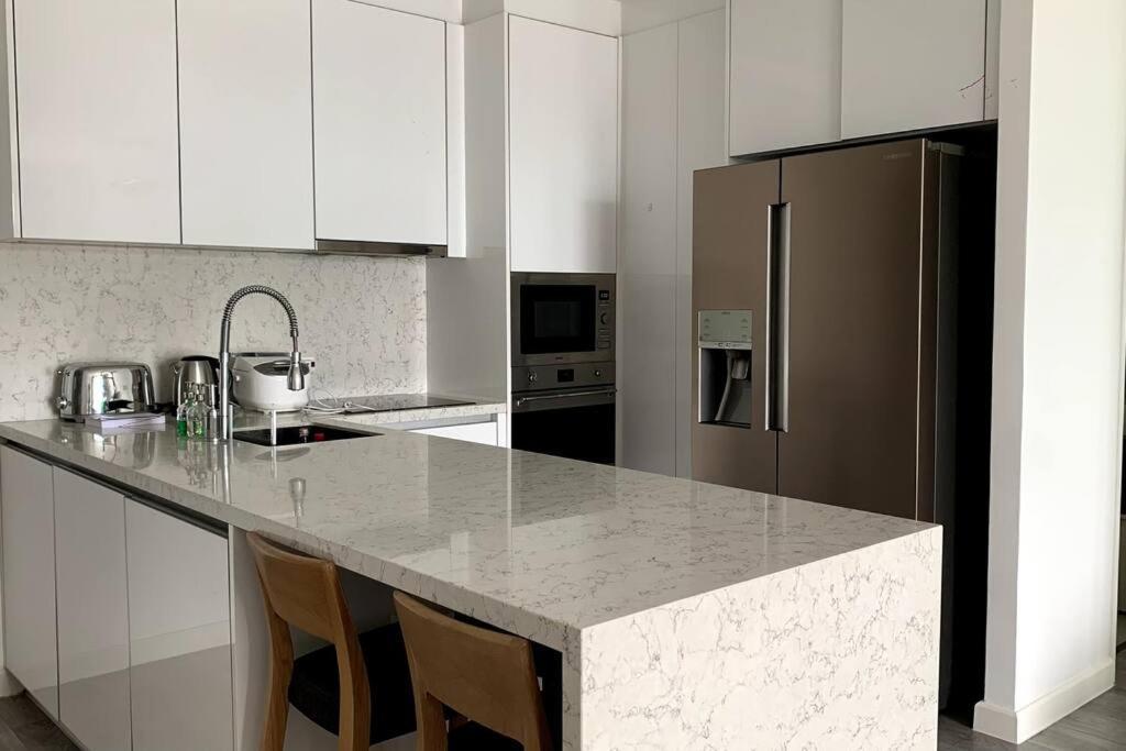Cozy & Spacious 2br High Floor/amazing View Appartement *