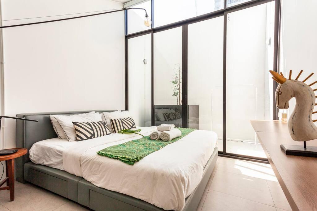 Miq_5br/silom Bts,mrt/wifi 1000mb/jacuzzi/16pax *
