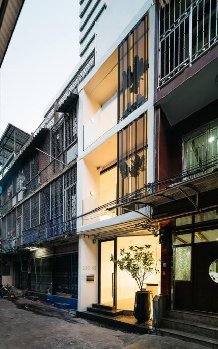 Miq_5br/silom Bts,mrt/wifi 1000mb/jacuzzi/16pax Bangkok