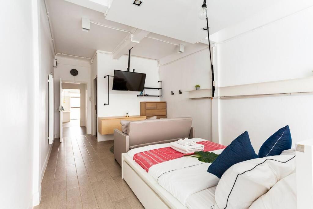 Miq_5br/silom Bts,mrt/wifi 1000mb/jacuzzi/16pax Bangkok