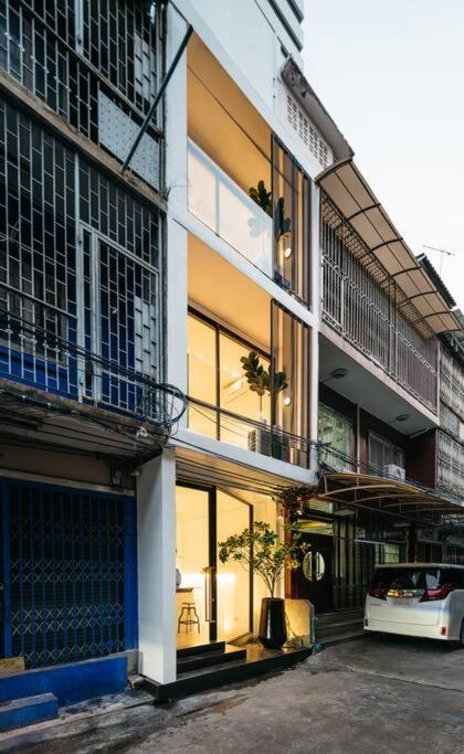 Miq_5br/silom Bts,mrt/wifi 1000mb/jacuzzi/16pax