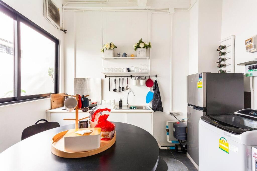 Miq_5br/silom Bts,mrt/wifi 1000mb/jacuzzi/16pax