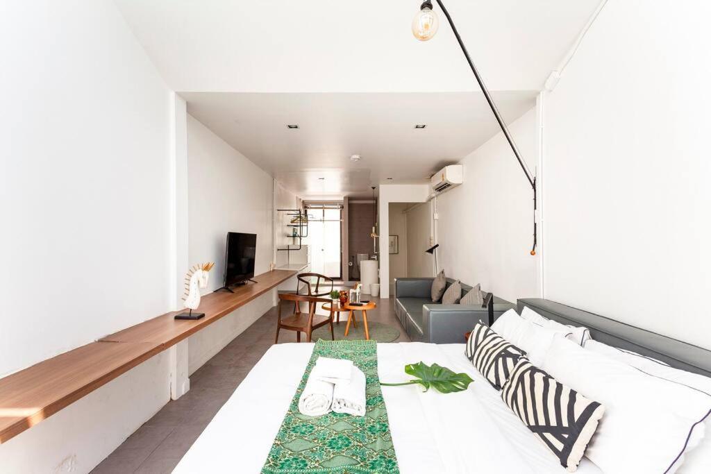 Miq_5br/silom Bts,mrt/wifi 1000mb/jacuzzi/16pax Bangkok