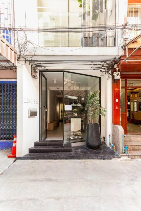 Villa Miq_5br/silom Bts,mrt/wifi 1000mb/jacuzzi/16pax *