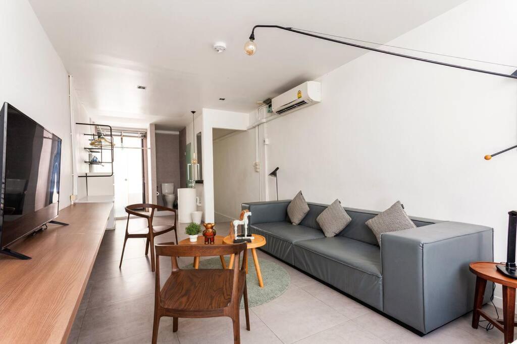 Miq_5br/silom Bts,mrt/wifi 1000mb/jacuzzi/16pax *