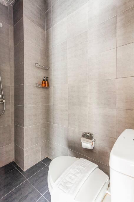 Miq_5br/silom Bts,mrt/wifi 1000mb/jacuzzi/16pax * Bangkok