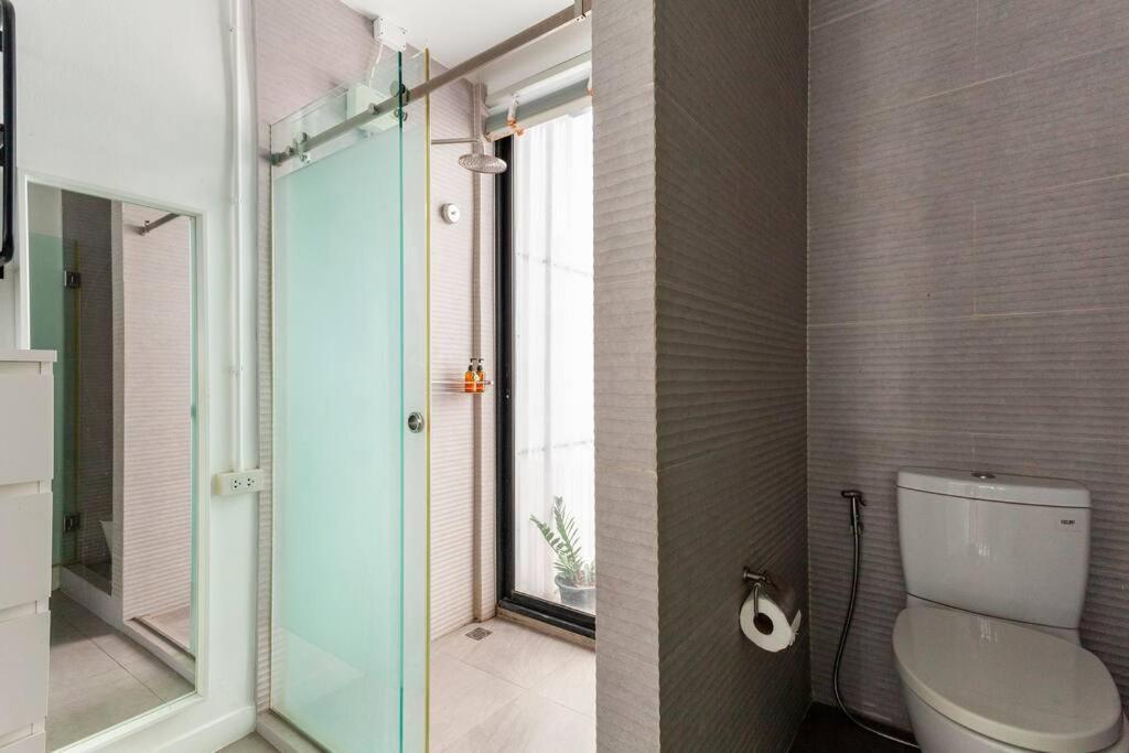 Miq_5br/silom Bts,mrt/wifi 1000mb/jacuzzi/16pax * Bangkok